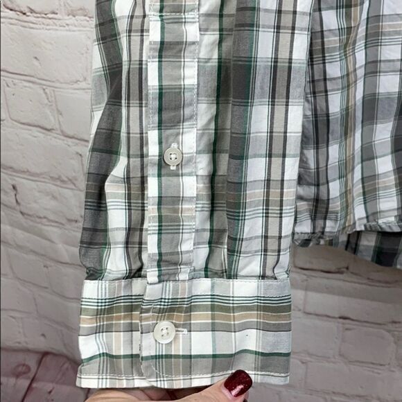 Eddie Bauer Classic Fit Casual Button Down shirt - Picture 5 of 7